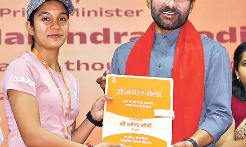 Telangana : केंद्र सरकार की नौकरी पाने वालों को नियुक्ति पत्र सौंपे