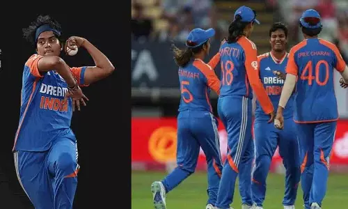आखिरी ओवर में रोमांचक मुकाबले में इंग्लैंड की जीत.. तेलुगु लड़की बनी प्लेयर ऑफ द सीरीज आखिरी ओवर में रोमांचक मुकाबले में इंग्लैंड की जीत.. तेलुगु लड़की बनी प्लेयर ऑफ द सीरीज