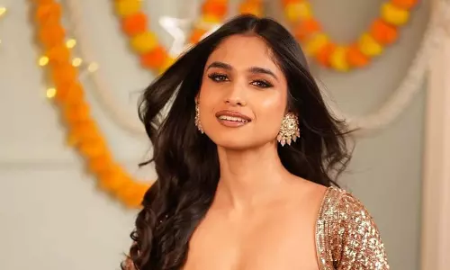 कशिश कपूर ने घरेलू सहायिका पर लगाई चोरी की गंभीर धाराएं कशिश कपूर ने घरेलू सहायिका पर लगाई चोरी की गंभीर धाराएं