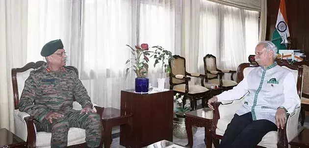 Arunachal: 2 माउंटेन डिवीजन के GOC ने गवर्नर से मुलाकात की Arunachal: 2 माउंटेन डिवीजन के GOC ने गवर्नर से मुलाकात की