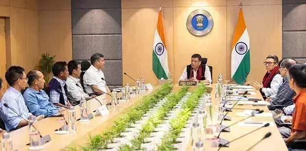 रीगा के ग्रामीणों ने SUMP के लिए PFR समझौता ज्ञापन पर हस्ताक्षर किए, SIFF ने इसे निरर्थक बताया रीगा के ग्रामीणों ने SUMP के लिए PFR समझौता ज्ञापन पर हस्ताक्षर किए, SIFF ने इसे निरर्थक बताया