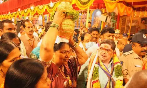 Lashkar में उज्जयिनी महाकाली बोनालु मेला मनाया गया Lashkar में उज्जयिनी महाकाली बोनालु मेला मनाया गया