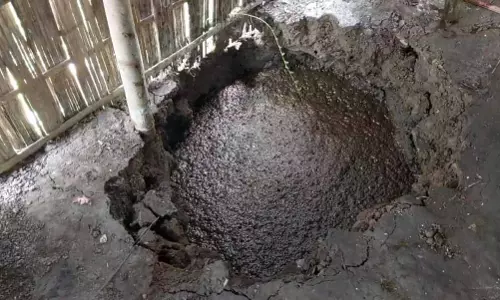 Jayasagar में रसोई के फर्श से मामूली रिसाव की सूचना Jayasagar में रसोई के फर्श से मामूली रिसाव की सूचना