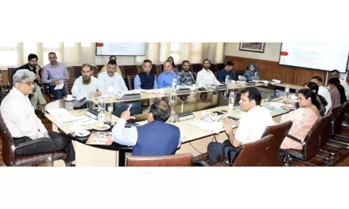 Jammu: मुख्य सचिव ने हाशिए पर पड़े वर्गों के लिए कल्याणकारी योजनाओं के कार्यान्वयन की समीक्षा की Jammu: मुख्य सचिव ने हाशिए पर पड़े वर्गों के लिए कल्याणकारी योजनाओं के कार्यान्वयन की समीक्षा की