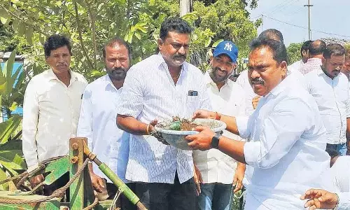गांवों में स्वच्छता की स्थिति खराब हो गई गांवों में स्वच्छता की स्थिति खराब हो गई
