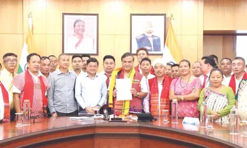 Assam CM हिमंत बिस्वा सरमा ने कार्बी समूह द्वारा उठाए गए मुद्दों पर चर्चा की Assam CM हिमंत बिस्वा सरमा ने कार्बी समूह द्वारा उठाए गए मुद्दों पर चर्चा की