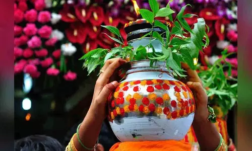बोनालू तेलंगाना संस्कृति का प्रतीक है: विधायक Padmarao Goud बोनालू तेलंगाना संस्कृति का प्रतीक है: विधायक Padmarao Goud