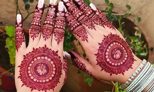 हाथों में मेहंदी का रंग गहरा करना है? अपनाएं ये 3 सीक्रेट टिप्स