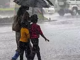 Guna: मूसलाधार बारिश से शहर जलमग्न, सड़कें बंद, खेत क्षतिग्रस्त Guna: मूसलाधार बारिश से शहर जलमग्न, सड़कें बंद, खेत क्षतिग्रस्त