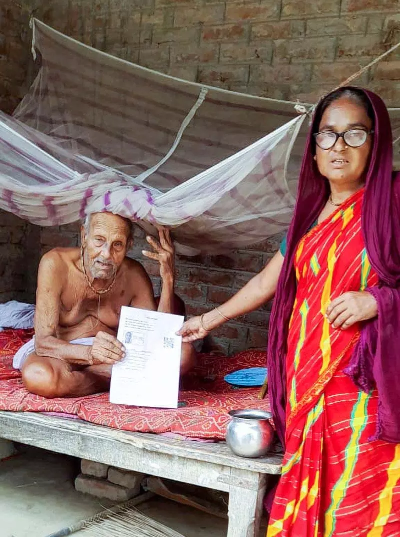 चुनाव आयोग के सर्वेक्षण में नेपाल, बांग्लादेश और म्यांमार से कई लोग मिले चुनाव आयोग के सर्वेक्षण में नेपाल, बांग्लादेश और म्यांमार से कई लोग मिले