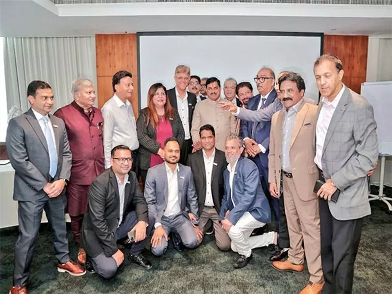 दुबई में निवेश अभियान की शुरुआत, MP के CM ने अरब संसद अध्यक्ष से की मुलाकात दुबई में निवेश अभियान की शुरुआत, MP के CM ने अरब संसद अध्यक्ष से की मुलाकात