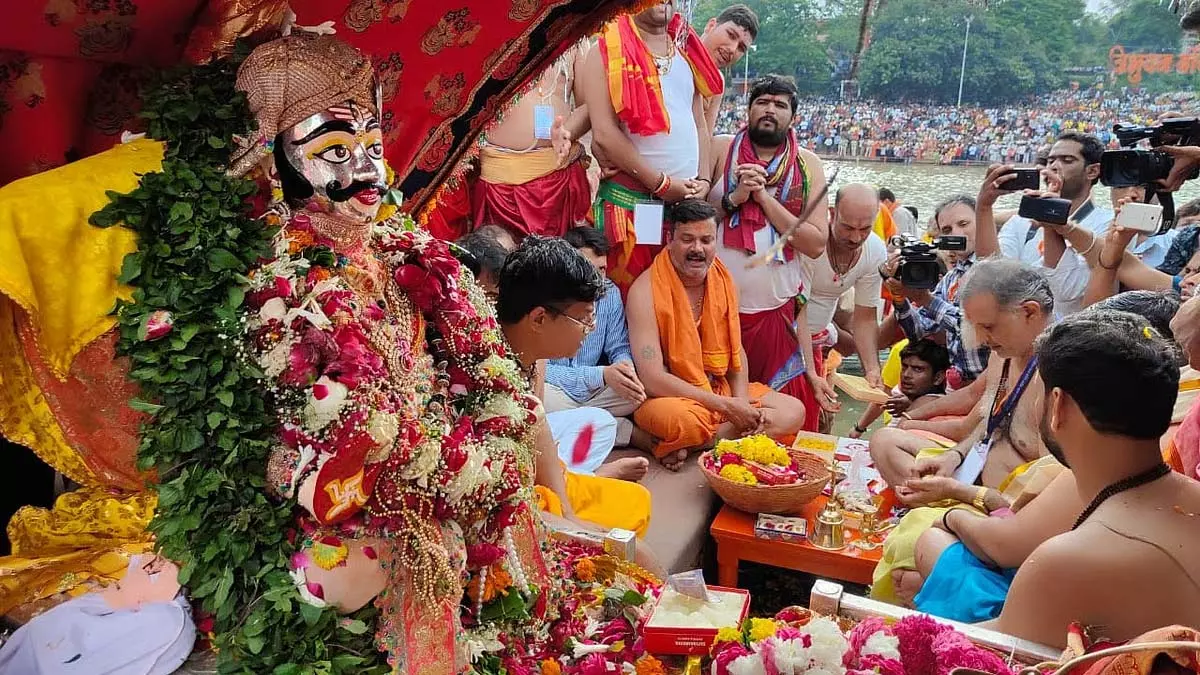 श्रावण का पहला सोमवार: यात्रा से पहले अनुष्ठान; आज निकलेगी महाकाल की सवारी श्रावण का पहला सोमवार: यात्रा से पहले अनुष्ठान; आज निकलेगी महाकाल की सवारी