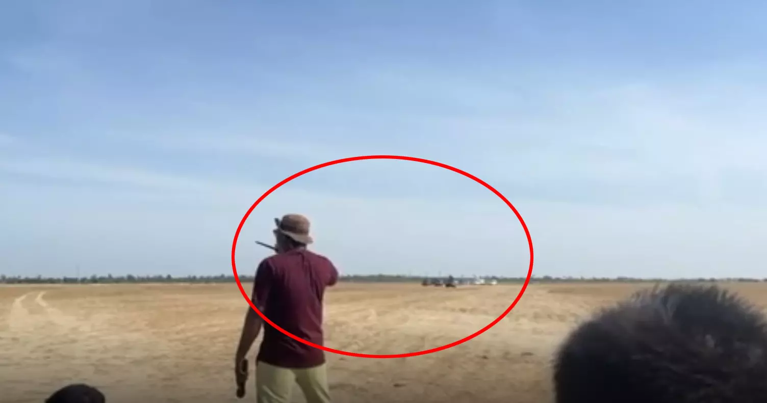OMG! स्टंटमैन की मौत का LIVE वीडियो, फिल्म की हो रही थी शूटिंग OMG! स्टंटमैन की मौत का LIVE वीडियो, फिल्म की हो रही थी शूटिंग