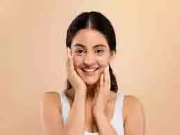 Skin Care: रूखी और बेजान त्वचा से छुटकारा पाने के लिए अपनाएं ये स्किनकेयर रूटीन Skin Care: रूखी और बेजान त्वचा से छुटकारा पाने के लिए अपनाएं ये स्किनकेयर रूटीन