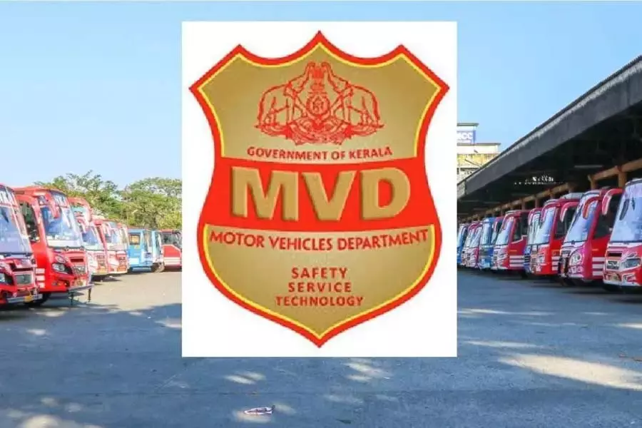 अलप्पुझा में चलती गाड़ी से छात्र के गिरने के बाद केरल MVD निजी बसों की जाँच कड़ी करेगा अलप्पुझा में चलती गाड़ी से छात्र के गिरने के बाद केरल MVD निजी बसों की जाँच कड़ी करेगा