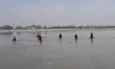 UP News: कछला घाट पर गंगा स्नान करते समय कांवड़िया डूबा UP News: कछला घाट पर गंगा स्नान करते समय कांवड़िया डूबा