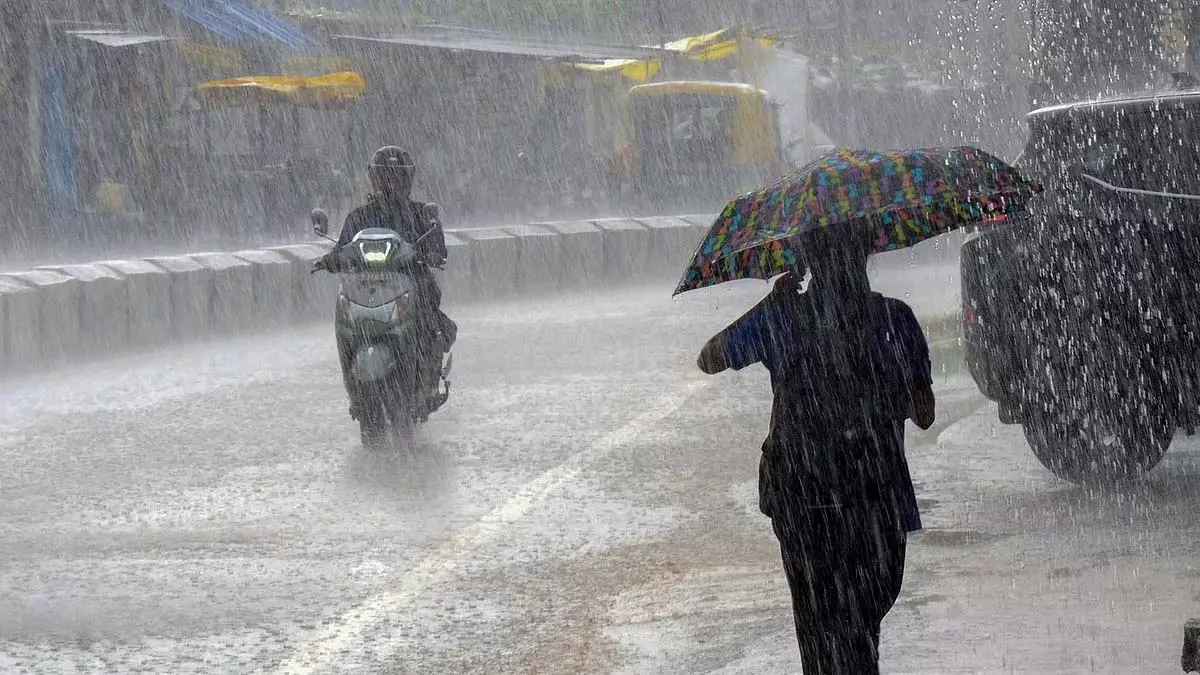 बुंदेलखंड क्षेत्र में बाढ़; 35 जिलों में भारी बारिश का अलर्ट बुंदेलखंड क्षेत्र में बाढ़; 35 जिलों में भारी बारिश का अलर्ट