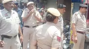 सीएट कंपनी की नकली ट्यूब फैक्ट्री का पर्दाफाश, मालिक की तलाश जारी सीएट कंपनी की नकली ट्यूब फैक्ट्री का पर्दाफाश, मालिक की तलाश जारी