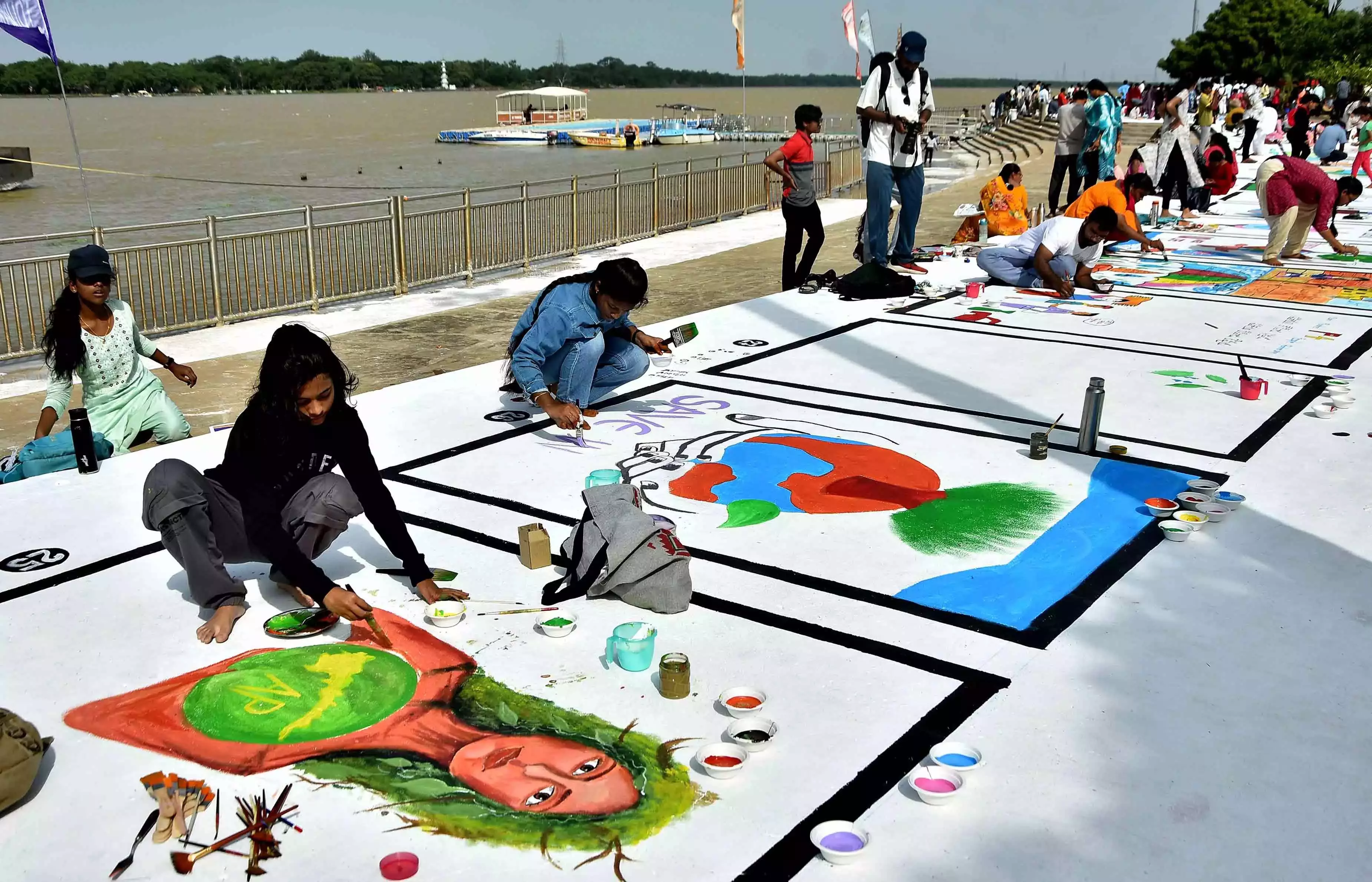 Vijayawada ने स्वर्णंध्र विजन 2047 प्रतियोगिता की मेजबानी की Vijayawada ने स्वर्णंध्र विजन 2047 प्रतियोगिता की मेजबानी की