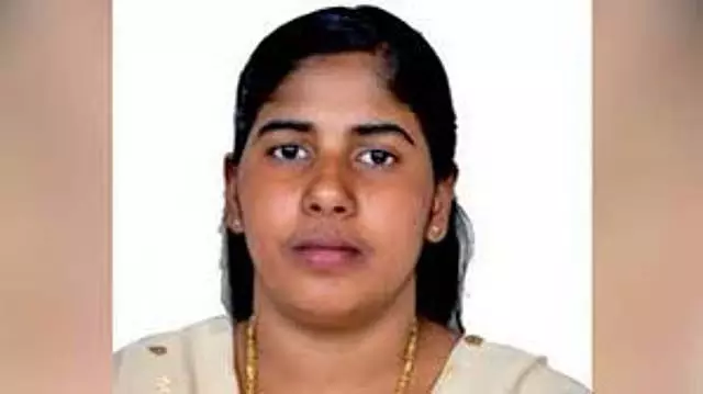 यमन में मृत्युदंड: नर्स निमिशा को बचाने के लिए परिवार का अंतिम प्रयास यमन में मृत्युदंड: नर्स निमिशा को बचाने के लिए परिवार का अंतिम प्रयास