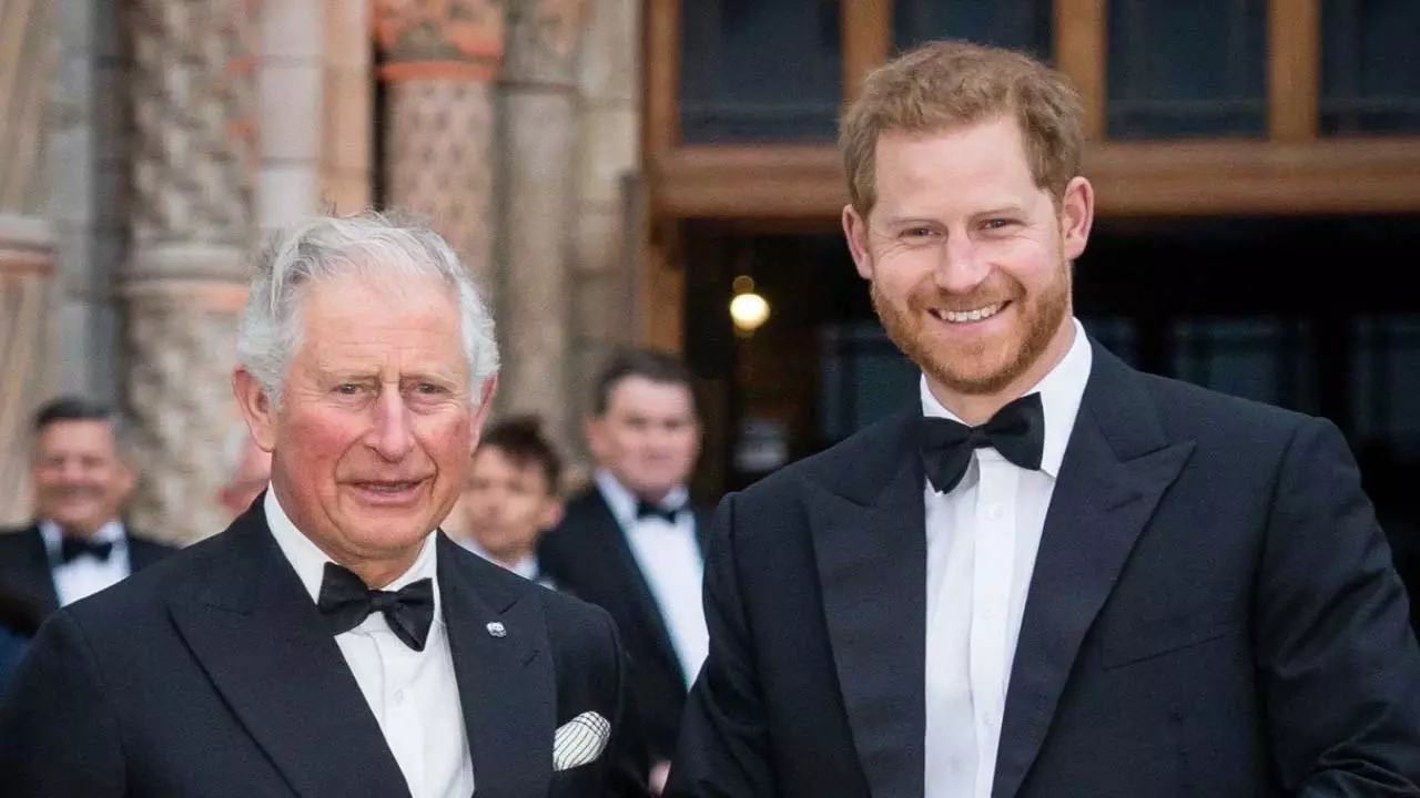 Prince Harry और किंग चार्ल्स ने शाही पुनर्मिलन की ओर पहला कदम बढ़ाया Prince Harry और किंग चार्ल्स ने शाही पुनर्मिलन की ओर पहला कदम बढ़ाया