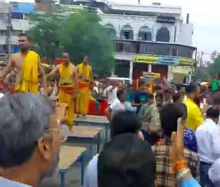 पहले सावन सोमवार से पहले 84 महादेव यात्रा के लिए बड़ी संख्या में श्रद्धालु पहुंचे पहले सावन सोमवार से पहले 84 महादेव यात्रा के लिए बड़ी संख्या में श्रद्धालु पहुंचे