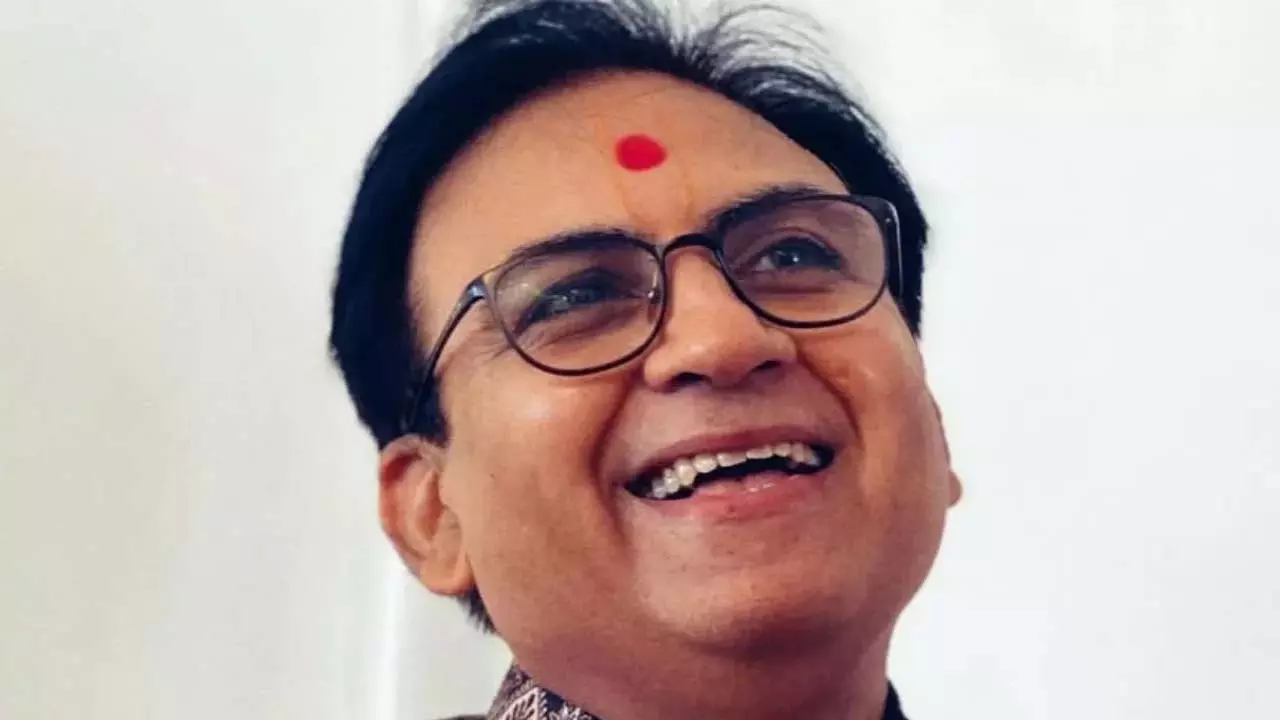 जेठालाल उर्फ दिलीप जोशी ने बिना डाइटिंग के 45 दिनों में घटाया 16 किलो वजन जेठालाल उर्फ दिलीप जोशी ने बिना डाइटिंग के 45 दिनों में घटाया 16 किलो वजन