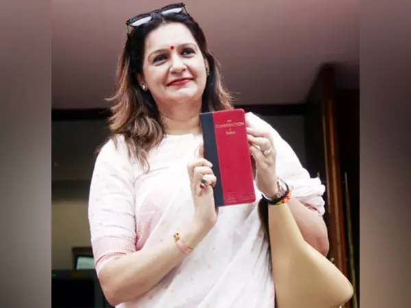 AI-171 दुर्घटना रिपोर्ट पर UBT की प्रियंका चतुर्वेदी ने विमानन मंत्रालय को लिखा पत्र AI-171 दुर्घटना रिपोर्ट पर UBT की प्रियंका चतुर्वेदी ने विमानन मंत्रालय को लिखा पत्र