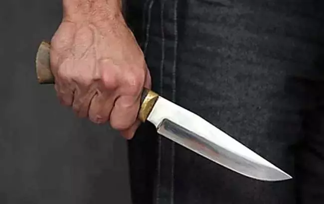 Andhra : विशाखापत्तनम में युवक पर चाकू से हमला Andhra : विशाखापत्तनम में युवक पर चाकू से हमला