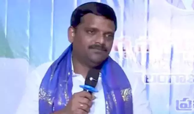 कविता बीसी की परंपराओं और शब्दावली को नहीं जानती: तीनमार मल्लन्ना कविता बीसी की परंपराओं और शब्दावली को नहीं जानती: तीनमार मल्लन्ना