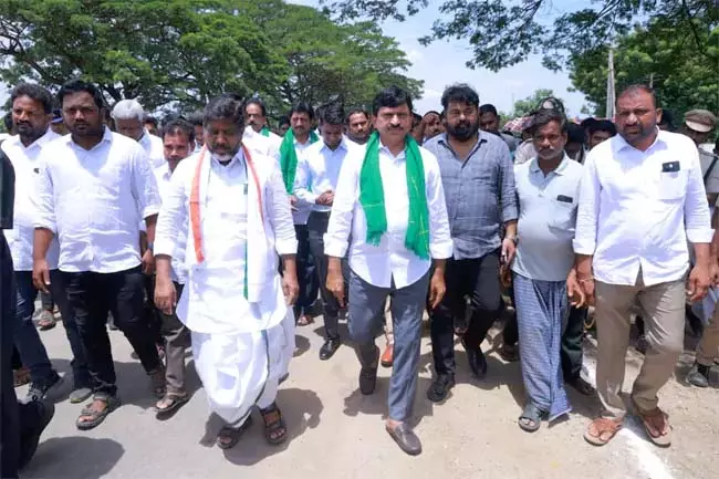 गंभीर आर्थिक स्थिति के बावजूद किसान योजनाएं क्रियान्वित की जा रही है : मंत्री पोंगुलेटी गंभीर आर्थिक स्थिति के बावजूद किसान योजनाएं क्रियान्वित की जा रही है : मंत्री पोंगुलेटी