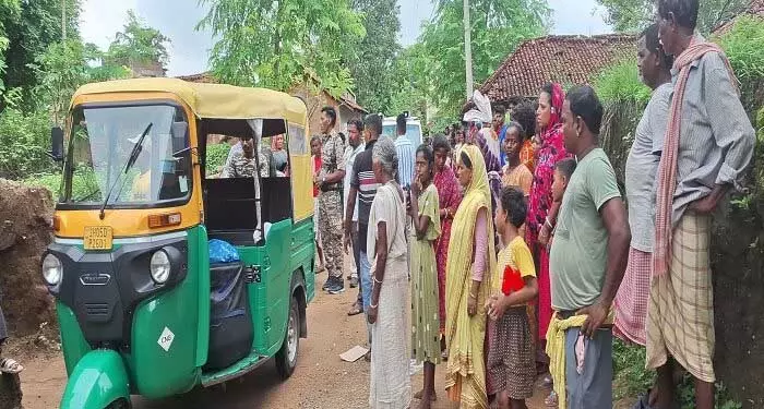घर में घुसकर बुजुर्ग महिला की हत्या, दो युवतियां घायल घर में घुसकर बुजुर्ग महिला की हत्या, दो युवतियां घायल