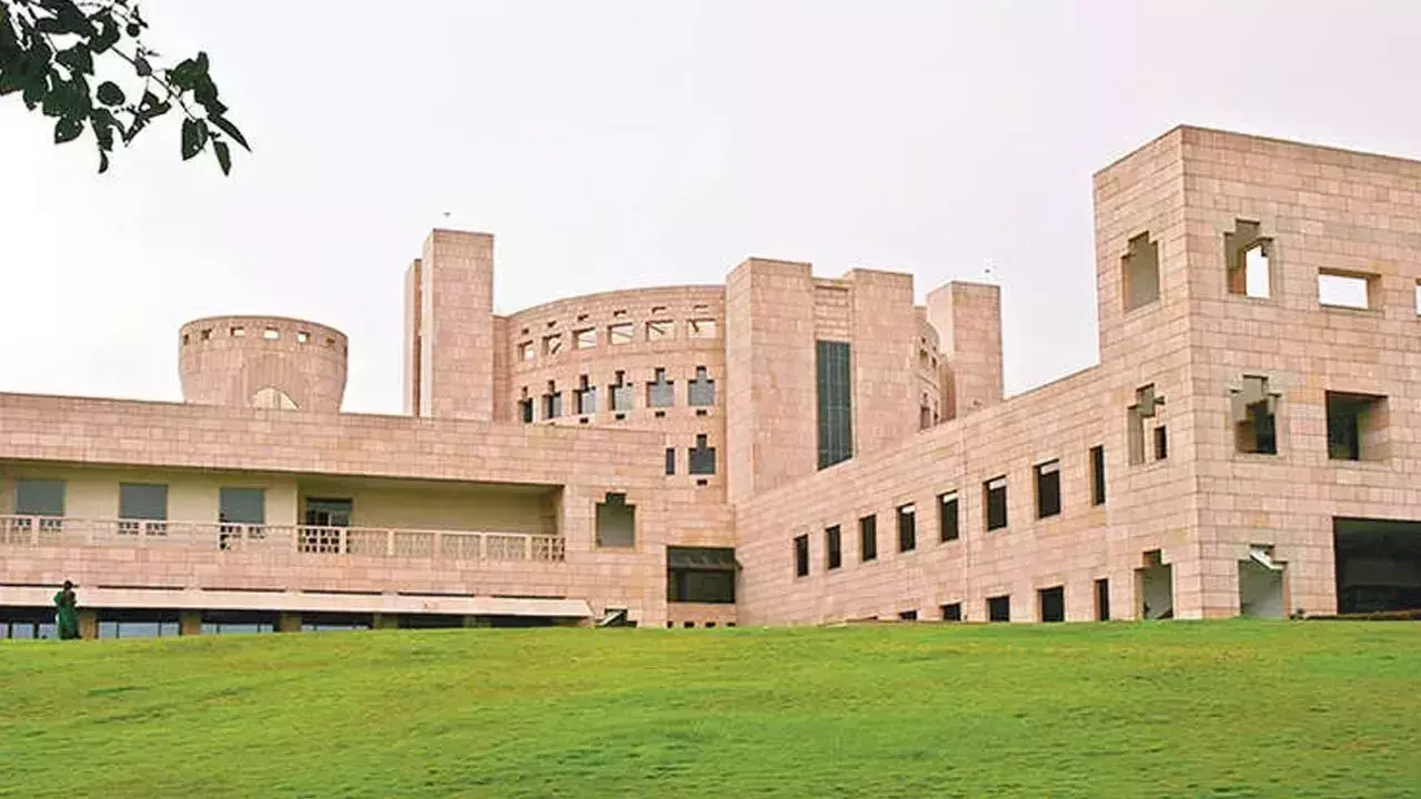 Telangana: ISB के पीजीपी वाईएल 2025-2027 बैच में 130 छात्र शामिल हुए Telangana: ISB के पीजीपी वाईएल 2025-2027 बैच में 130 छात्र शामिल हुए