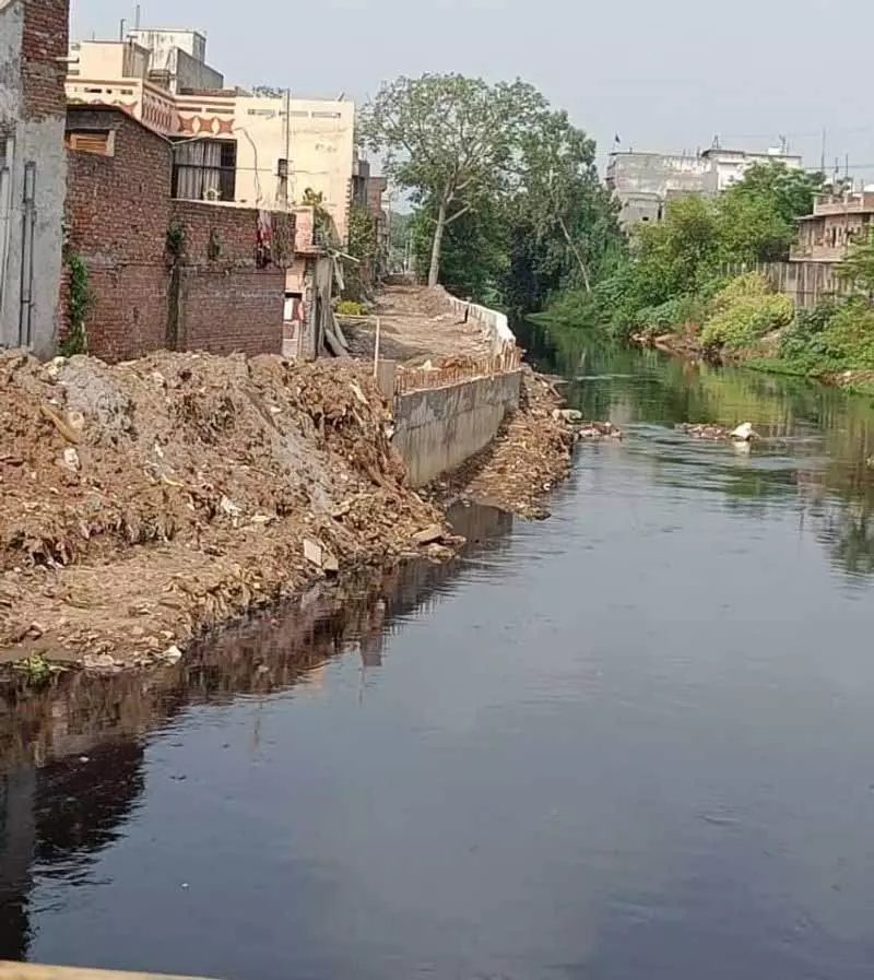 Ludhiana: राष्ट्रीय हरित अधिकरण ने बुद्ध नाले पर अवैध निर्माण पर रोक लगाई Ludhiana: राष्ट्रीय हरित अधिकरण ने बुद्ध नाले पर अवैध निर्माण पर रोक लगाई
