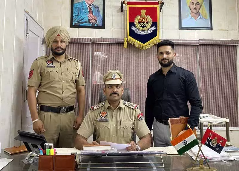 Ludhiana: शहर के उद्योगपति से 86 लाख रुपये की ठगी करने वाला व्यक्ति गिरफ्तार Ludhiana: शहर के उद्योगपति से 86 लाख रुपये की ठगी करने वाला व्यक्ति गिरफ्तार