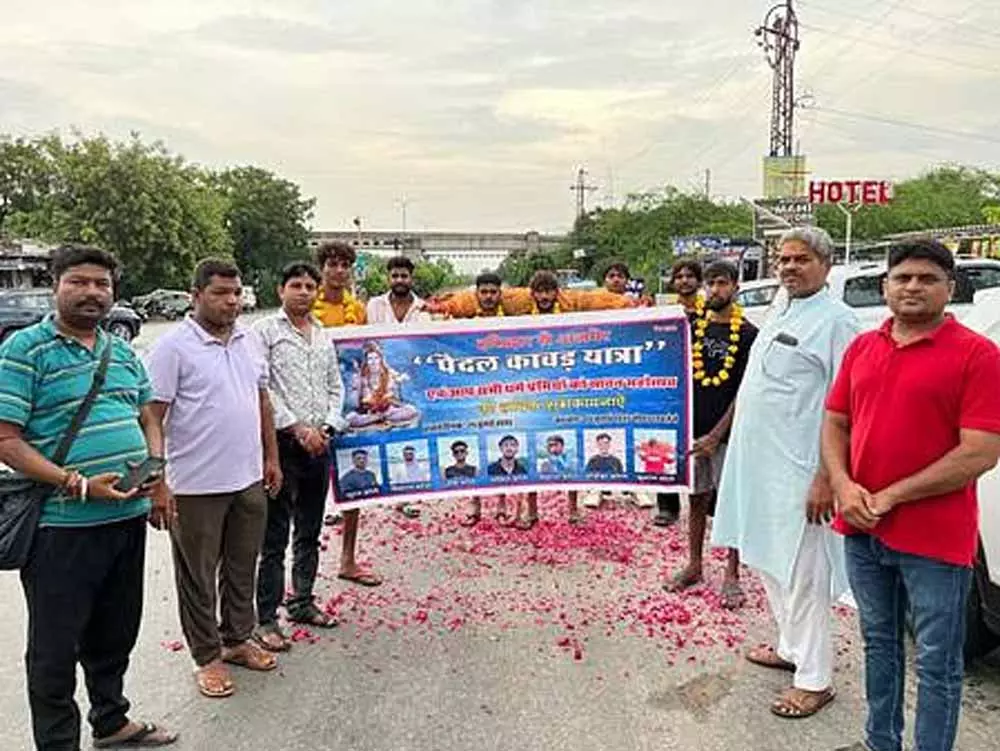 Ajmer: हरिद्वार से आए कांवड़ियों का अजमेर में स्वागत Ajmer: हरिद्वार से आए कांवड़ियों का अजमेर में स्वागत