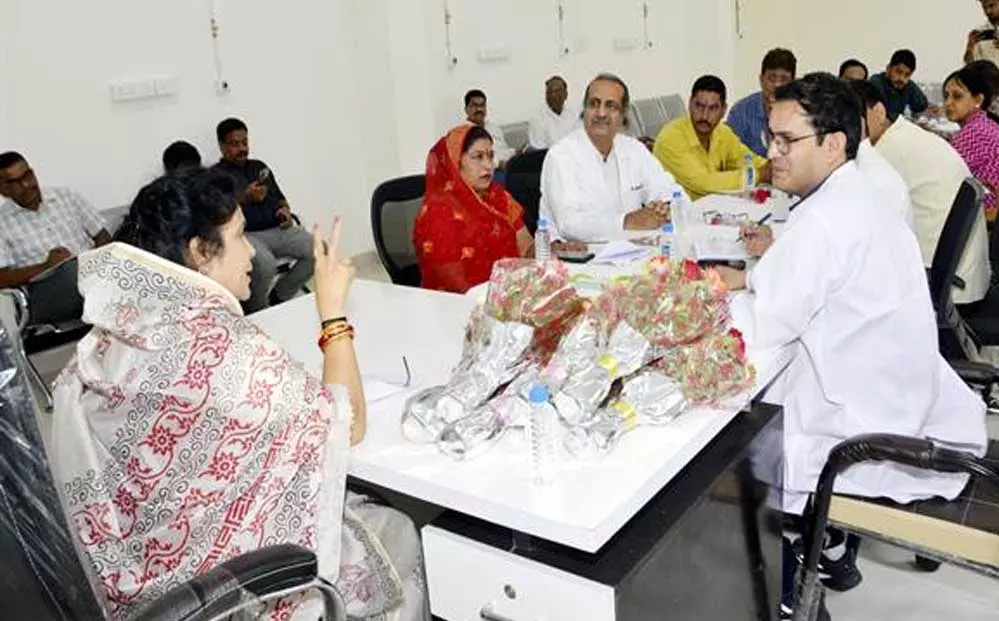 Bhopal : बेहतर स्वास्थ्य सुविधाओं के लिए गोविंदपुरा अस्पताल का कायाकल्प होगा Bhopal : बेहतर स्वास्थ्य सुविधाओं के लिए गोविंदपुरा अस्पताल का कायाकल्प होगा