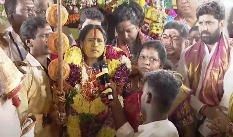 बारिश खूब होगी.. महामारी आएगी.. स्वर्णलता जिसने भविष्यवाणी सुनी बारिश खूब होगी.. महामारी आएगी.. स्वर्णलता जिसने भविष्यवाणी सुनी