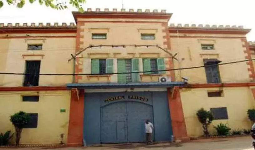 Hyderabad: जेल बैरक आपराधिक नेटवर्क के लिए प्रजनन स्थल बन रहे Hyderabad: जेल बैरक आपराधिक नेटवर्क के लिए प्रजनन स्थल बन रहे