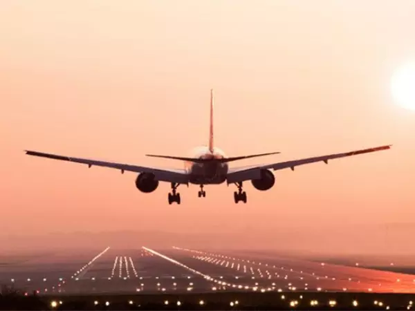 DGCA ने एयरलाइनों से 21 जुलाई तक बोइंग विमानों में ईंधन स्विच निरीक्षण करने को कहा DGCA ने एयरलाइनों से 21 जुलाई तक बोइंग विमानों में ईंधन स्विच निरीक्षण करने को कहा