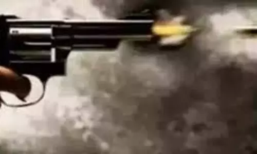 Patna : बीच सड़क वकील को मारी गोली, इलाज के दौरान मौत Patna : बीच सड़क वकील को मारी गोली, इलाज के दौरान मौत