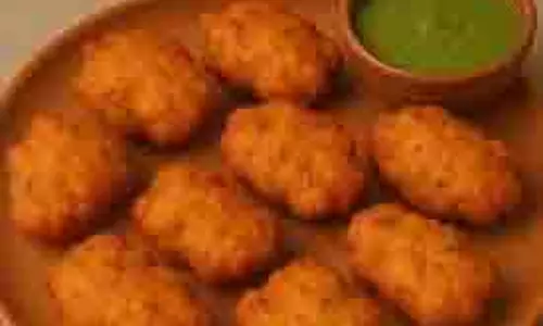Recipe: नाश्ते में बनाएं कुरकुरे पोहा पकौड़े Recipe: नाश्ते में बनाएं कुरकुरे पोहा पकौड़े