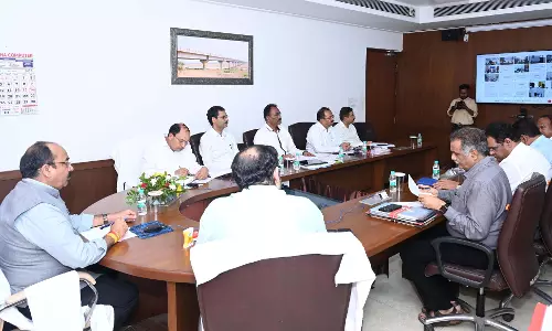 दिसम्बर तक सभी सड़कों को करें गड्ढामुक्त : अरुण साव दिसम्बर तक सभी सड़कों को करें गड्ढामुक्त : अरुण साव