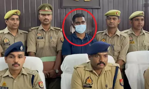 आर्मी का मेजर बताकर लड़कियों को ठगा, नकली पिस्टल और वर्दी के साथ शातिर अरेस्ट