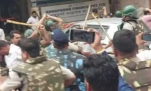 करणी सेना और हरदा पुलिस के बीच झड़प, लाठीचार्ज हुआ करणी सेना और हरदा पुलिस के बीच झड़प, लाठीचार्ज हुआ