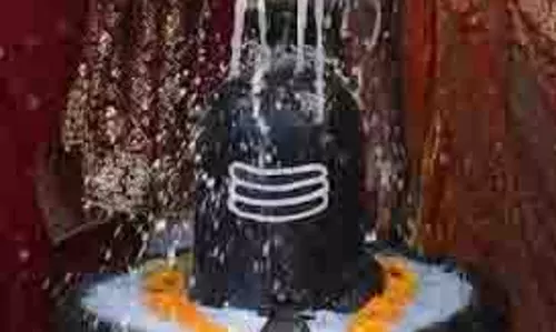 Somwar Vrat Katha: सावन के पहले सोमवार को जरूर पढ़ें यह व्रत कथा, हर मनोकामना होगी पूरी Somwar Vrat Katha: सावन के पहले सोमवार को जरूर पढ़ें यह व्रत कथा, हर मनोकामना होगी पूरी