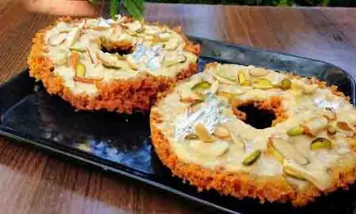 Recipe: सावन महीने की शुरुआत घेवर की मिठास के साथ करें, जानें आसान रेसिपी