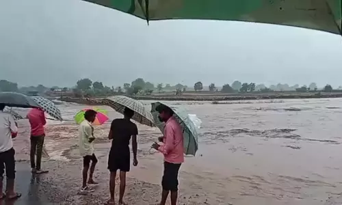 बुंदेलखंड, पूर्वांचल में बाढ़ और बिजली गिरने से 13 की मौत