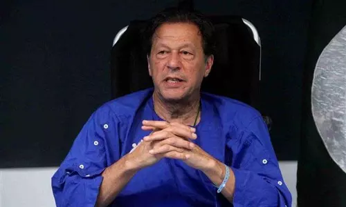 इमरान की रिहाई को लेकर पीटीआई का आंदोलन शुरू इमरान की रिहाई को लेकर पीटीआई का आंदोलन शुरू