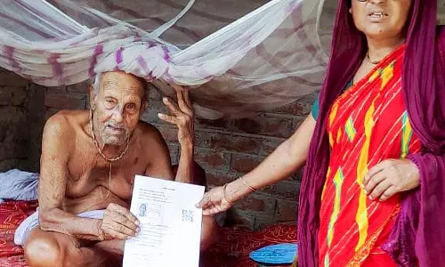 चुनाव आयोग के सर्वेक्षण में नेपाल, बांग्लादेश और म्यांमार से कई लोग मिले